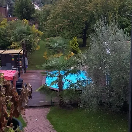 2 D 'hotes Chez Un Particulier Avec Piscine Bed and breakfast